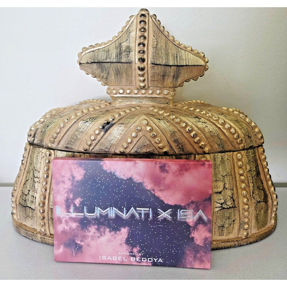 New ILLUMINATI X ISA Eyeshadow Palette Isabel Bedoya Glam Matte Shimmer Glitter